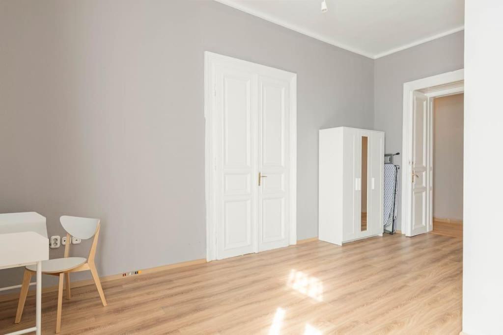 Queen Erzsebet Apartment Budapest Exteriör bild
