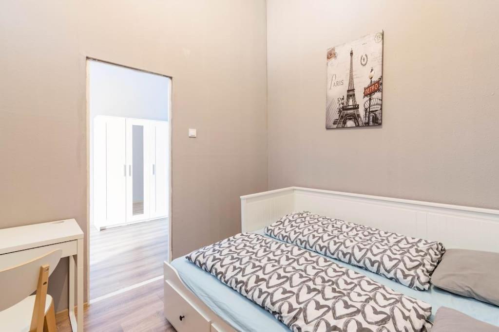 Queen Erzsebet Apartment Budapest Exteriör bild